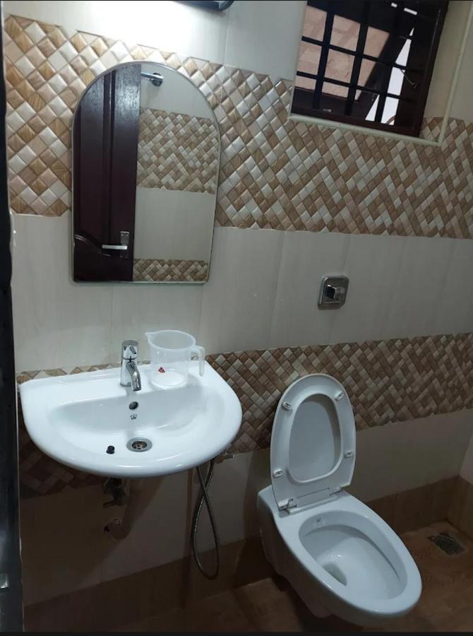 Masterkey Deluxe Rooms Kochi Exterior photo