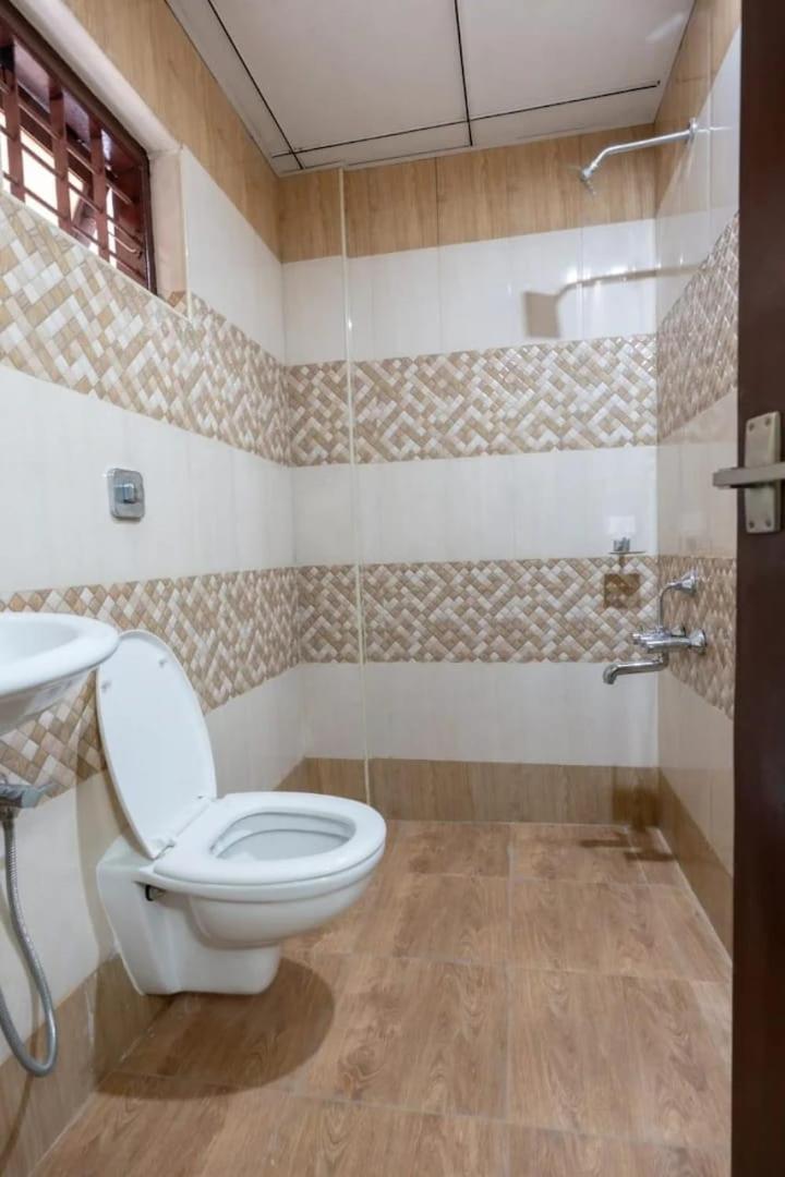 Masterkey Deluxe Rooms Kochi Exterior photo